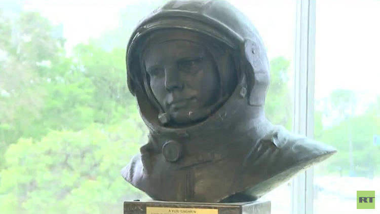 Buenos Aires inaugura una estatua del primer cosmonauta ruso Yuri Gagarin