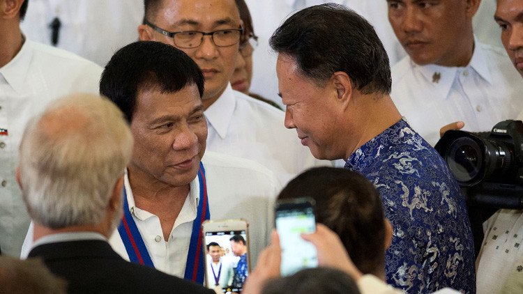 El presidente filipino "dice adiós" a la dominación de EE.UU.
