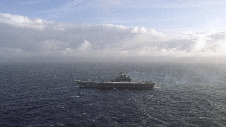 Un avión espía sueco se acerca al grupo de combate de la Armada rusa en el mar del Norte