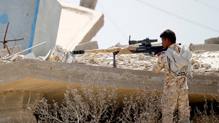 Un francotirador 'caza' terroristas del Estado Islámico en su bastión iraquí