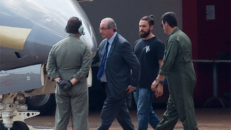 FOTOS: El policía 'hípster' que detuvo a Eduardo Cunha causa furor en Internet