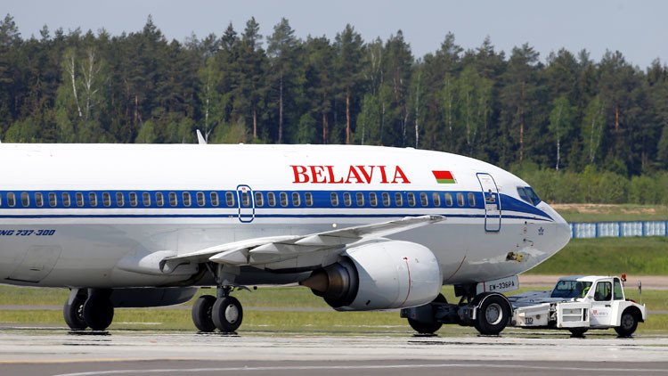 Ucrania amenaza a un avión de pasajeros extranjero con el despegue de sus cazas