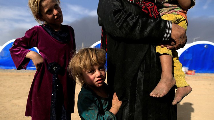 "Pensaba que nunca ibais a venir": Salvan a una niña iraquí de 10 años de las 'garras' del EI