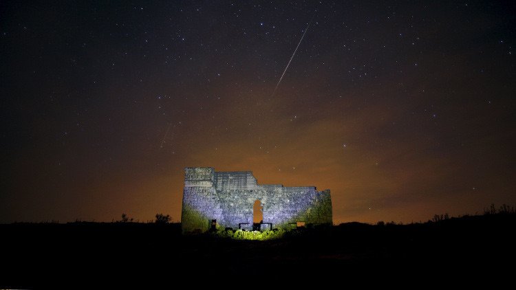 FOTOS: Avistan objetos en forma de meteoritos y bolas de fuego en el cielo de España
