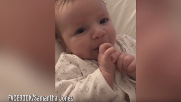 Un bebé le dice 'hola' a su mamá… ¡a los dos meses de haber nacido!