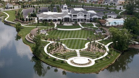 Ver para creer: Un lago divide a ricos y pobres en la zona más desigual de EE.UU.