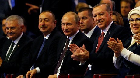 Putin: "Rusia está dispuesta a unirse a las medidas destinadas a limitar la producción de petróleo"