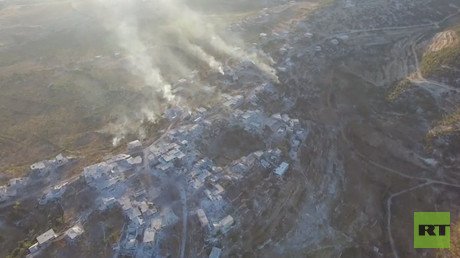 Dron capta cómo la Fuerza Aérea siria arrasa a los terroristas en Latakia (Video)