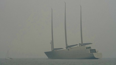 Sale a alta mar el yate más grande del mundo (Fotos)