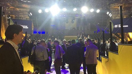 Evacuan al primer ministro ruso de un foro tecnológico por medidas de seguridad