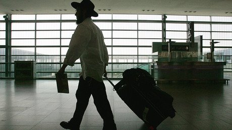 Dios está en todas partes: Musulmanes rezan en una sinagoga al confundirla con una mezquita (VIDEO)