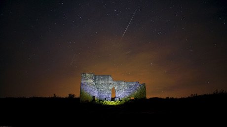 FOTOS: Avistan objetos en forma de meteoritos y bolas de fuego en el cielo de España