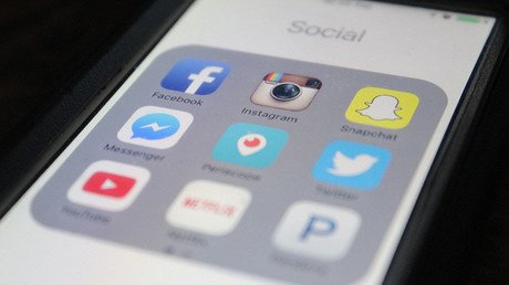 Un saudí pide el divorcio dos horas después de la boda por unas fotos en Snapchat