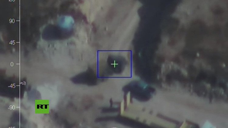 VIDEO: Un dron filma el equipo militar y los túneles usados por los terroristas en Alepo