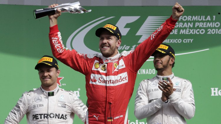 El piloto alemán Vettel manda "a la mierda" al director de carrera de la Fórmula 1 en vivo