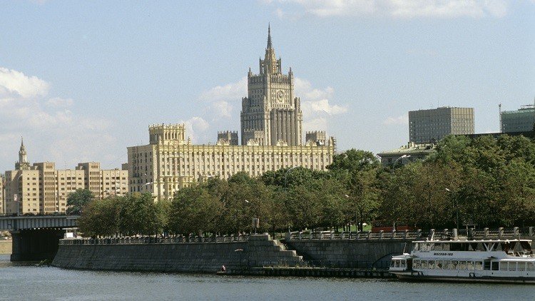 Moscú responde con ironía al temor de la Inteligencia británica ante "la creciente amenaza rusa"