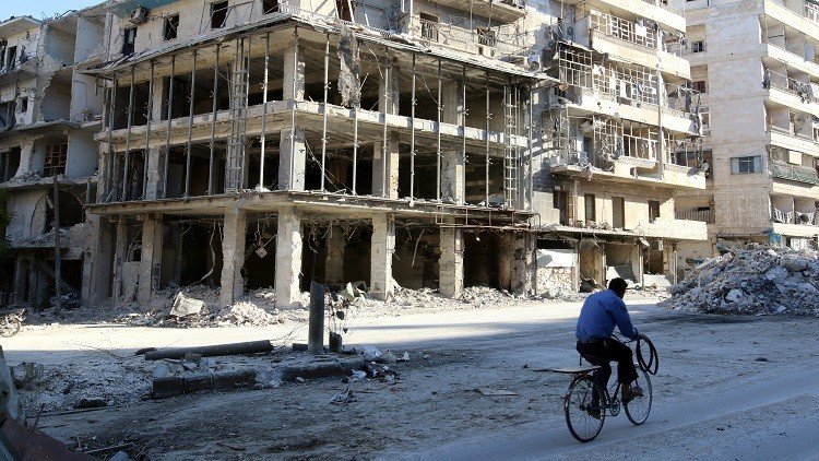 '300 dólares por salir de Alepo': Milicianos exigen dinero a los civiles por sacarlos de la ciudad