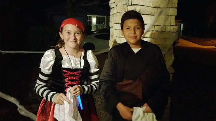 El tierno gesto de esta niña de EE.UU. para hacerse amiga de un chico mexicano conmueve a la Red