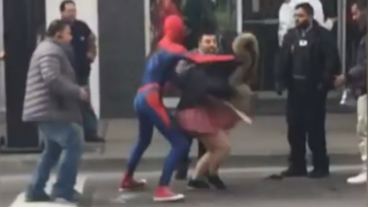 Un 'spiderman' canadiense ayuda a detener a una ladrona