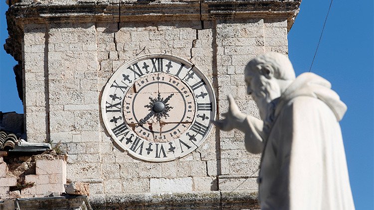 "Castigo divino": Un sacerdote culpa a las uniones gay por los terremotos en Italia