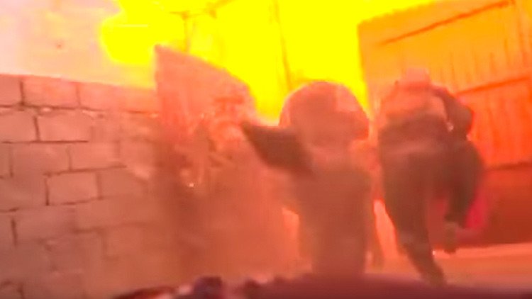 Un equipo de la BBC sobrevive a una fuerte explosión en Mosul (IMPACTANTE VIDEO)