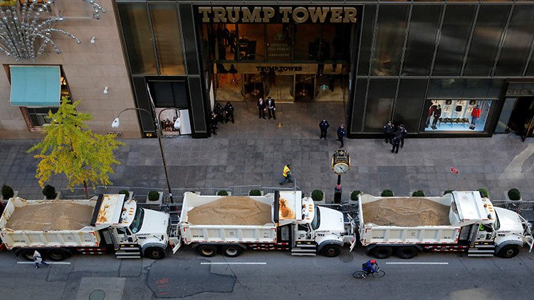 Nueva York está sembrada de camiones con arena. ¿Cuál es su función?