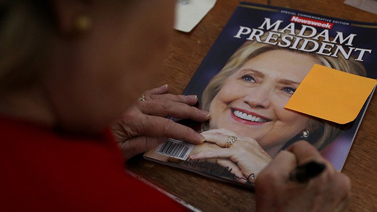 ¿Complicidad de los medios?: 'Newsweek' retira 125.000 ejemplares con Clinton como presidente