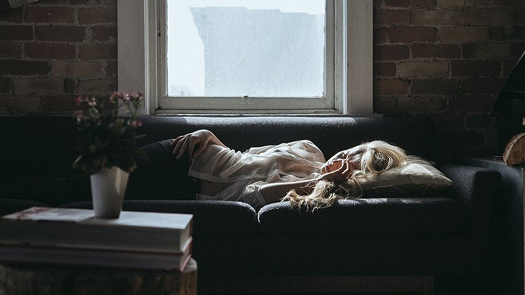 'La bella durmiente': canadiense duerme 22 horas al día, pero sigue cansada