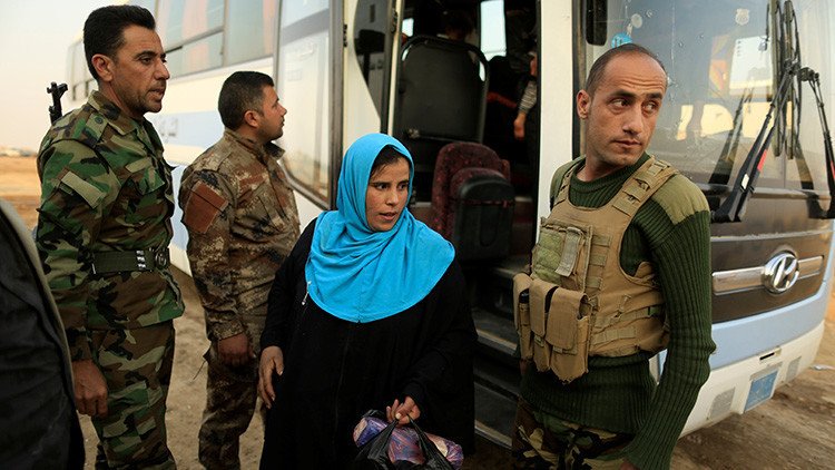 Video conmovedor: Un soldado iraquí se reencuentra con su madre tras varios años sin verse