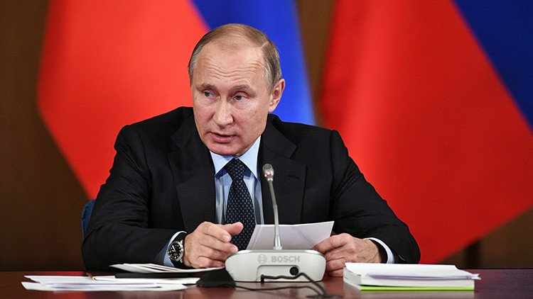 Putin revela las armas que incorporaron las tropas rusas en 2016