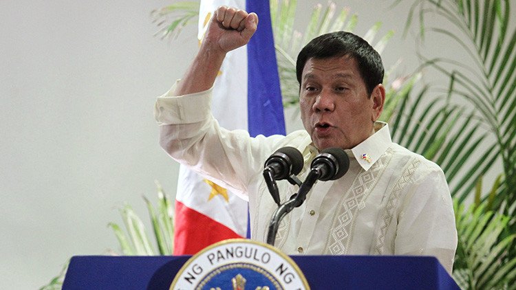 Duterte expresa su deseo de "hacerse amigo" de Putin y Trump