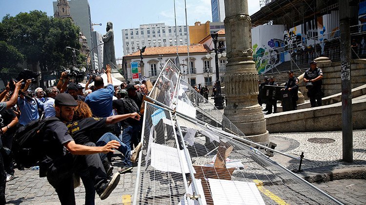 Se registran disturbios en Río de Janeiro por la posible aprobación de recortes 