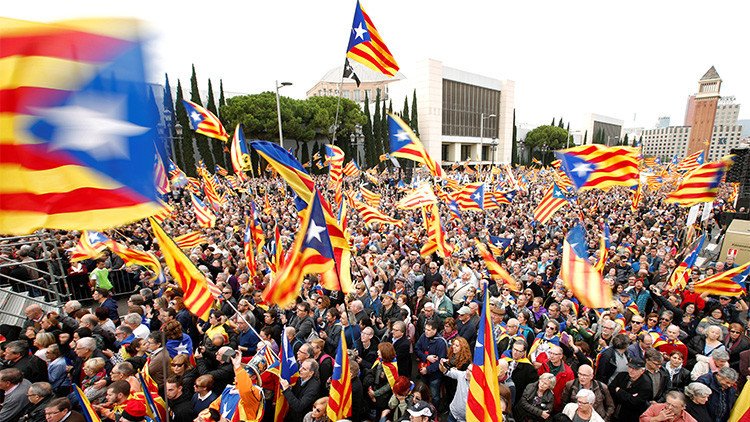 Cataluña: El 'no' a la independencia se impondría al 'sí' por un estrecho margen