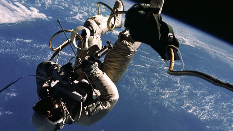 ¿Cómo evacuar en el espacio abierto? NASA pide ayuda para inventar el 'lavabo espacial'