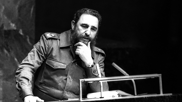 Revolucionario, romántico y poseedor de récords: Así queda Fidel en nuestro recuerdo