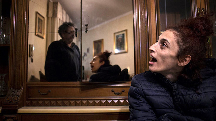 Una heroína invisible: la mujer paralítica que brilló de la mano de un fotógrafo italiano