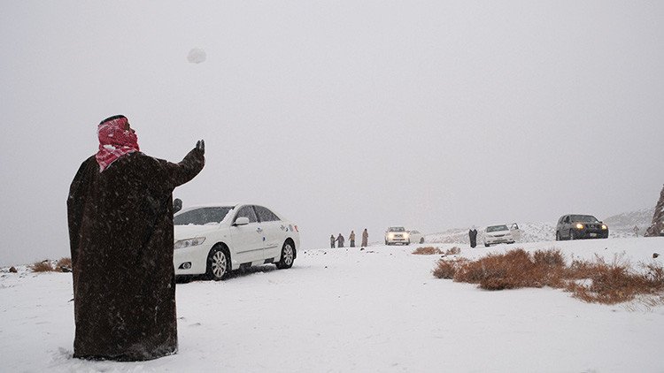 'Espejismo' blanco en el desierto: La nieve cubre varias regiones de Arabia Saudita (Foto, video)