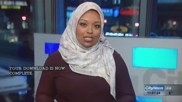 Una periodista en hiyab presenta un informativo por primera vez en la televisión de Canadá
