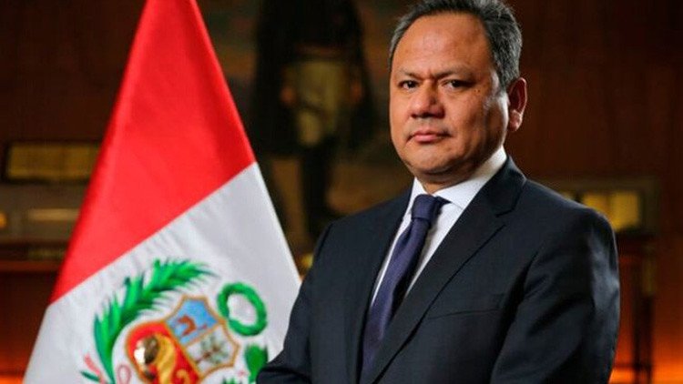 "Mi delito es haberme enamorado": El ministro de Defensa de Perú dimite por su relación sentimental