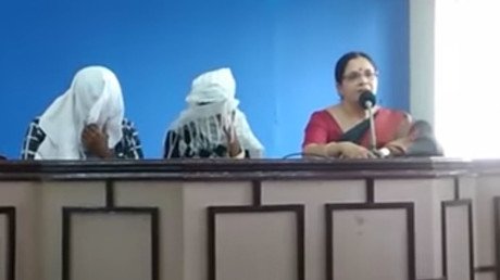 "¿Quién te dio más placer?": La Policía india humilla a una mujer víctima de múltiple violación