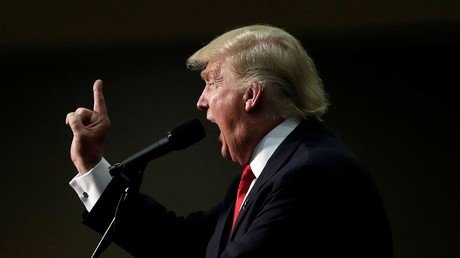 El equipo de Trump tacha al FBI de "negligente" tras descartar indicios penales contra Clinton