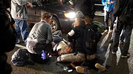 Video: Momento en el que disparan a un joven durante una protesta anti-Trump en EE.UU. 