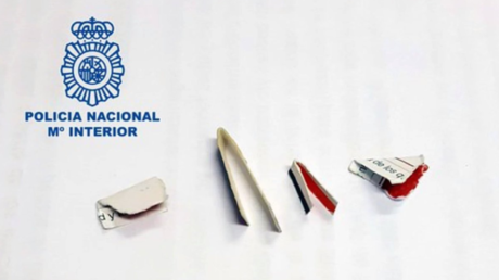 Si encuentras esto junto a la puerta de tu casa en España llama a la Policía