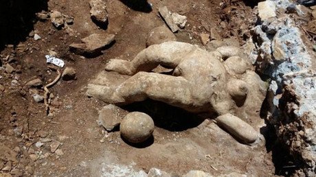 Chile: Hallan una misteriosa estatua de forma humana mientras construían una casa