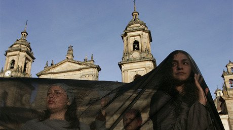 Una colombiana golpeada, violada, empalada y quemada sobrevive a la agresión