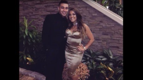 Una pareja pasa un ‘mal trago’ en una fiesta de graduación