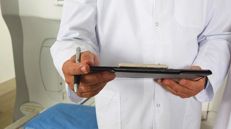 Un tratamiento nada convencional: pasan una película porno en un hospital de Perú