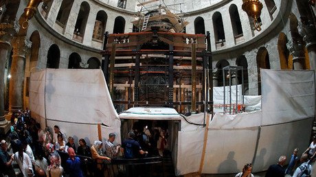 Así evitan que la tumba de Cristo se convierta en una "montaña de arena"