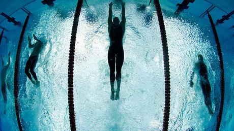 Descalifican a un niño autista por nadar 'demasiado rápido' en una competición regional