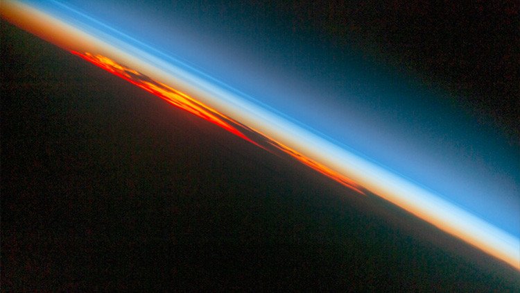 Un atardecer 'en llamas', a vista de astronauta (FOTO)